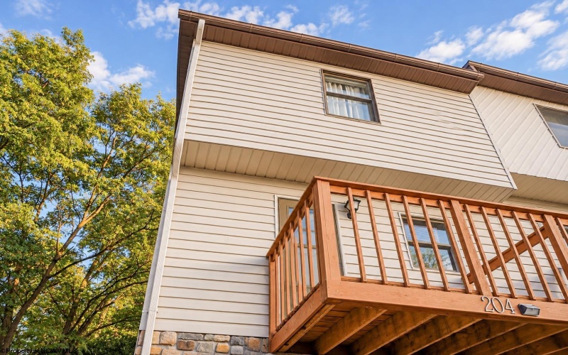 204 Cedarstone Drive, Morgantown, West Virginia 26505, 2 Bedroom Bedrooms, 5 Room Rooms,1 BathroomBathrooms,Single Family Attached,For Sale,Cedarstone,0,10167432