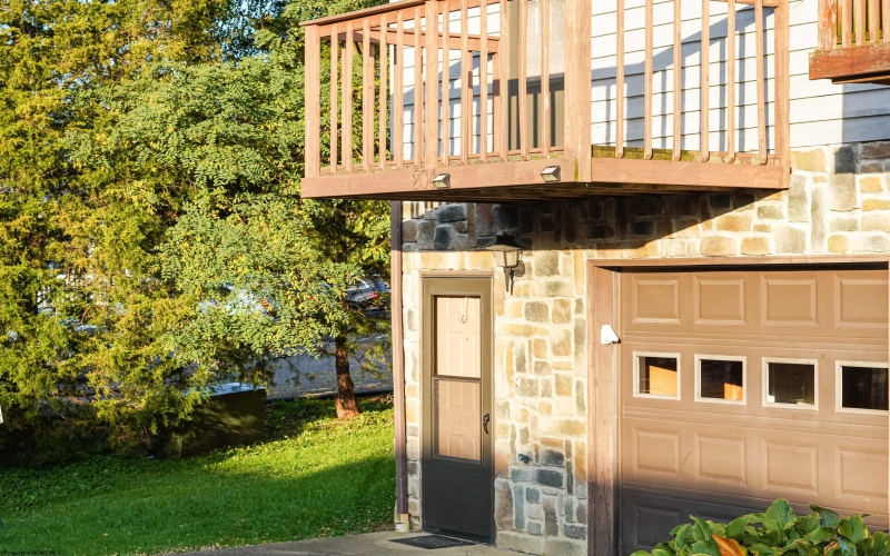 204 Cedarstone Drive, Morgantown, West Virginia 26505, 2 Bedroom Bedrooms, 5 Room Rooms,1 BathroomBathrooms,Single Family Attached,For Sale,Cedarstone,0,10167432