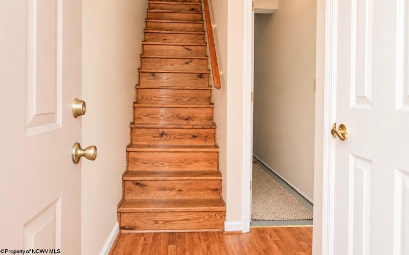 204 Cedarstone Drive, Morgantown, West Virginia 26505, 2 Bedroom Bedrooms, 5 Room Rooms,1 BathroomBathrooms,Single Family Attached,For Sale,Cedarstone,0,10167432