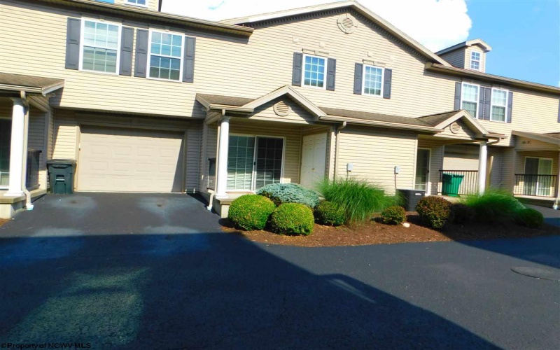 54 Barrington Court, Bridgeport, West Virginia 26330, 3 Bedroom Bedrooms, 8 Room Rooms,3 BathroomBathrooms,Residential Rentals,For Rent,Barrington,0,10167419