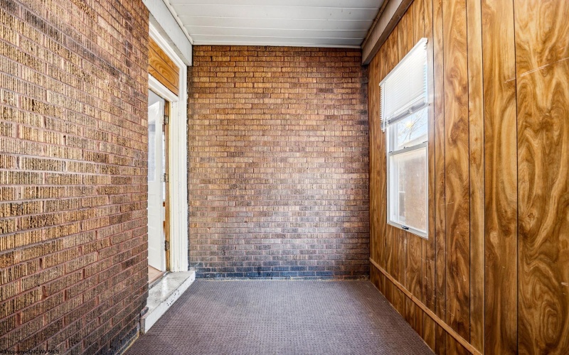 111 Kingwood Street, Morgantown, West Virginia 26501, 4 Bedroom Bedrooms, 8 Room Rooms,2 BathroomBathrooms,Single Family Detached,For Sale,Kingwood,0,10167433