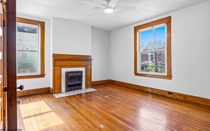 111 Kingwood Street, Morgantown, West Virginia 26501, 4 Bedroom Bedrooms, 8 Room Rooms,2 BathroomBathrooms,Single Family Detached,For Sale,Kingwood,0,10167433