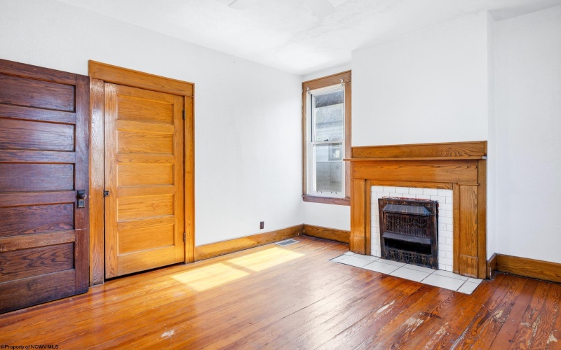 111 Kingwood Street, Morgantown, West Virginia 26501, 4 Bedroom Bedrooms, 8 Room Rooms,2 BathroomBathrooms,Single Family Detached,For Sale,Kingwood,0,10167433