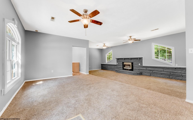 104/ 104 1/2 Mountainview Road, Morgantown, West Virginia 26508, 4 Bedroom Bedrooms, 8 Room Rooms,2 BathroomBathrooms,Single Family Detached,For Sale,Mountainview,0,10161582