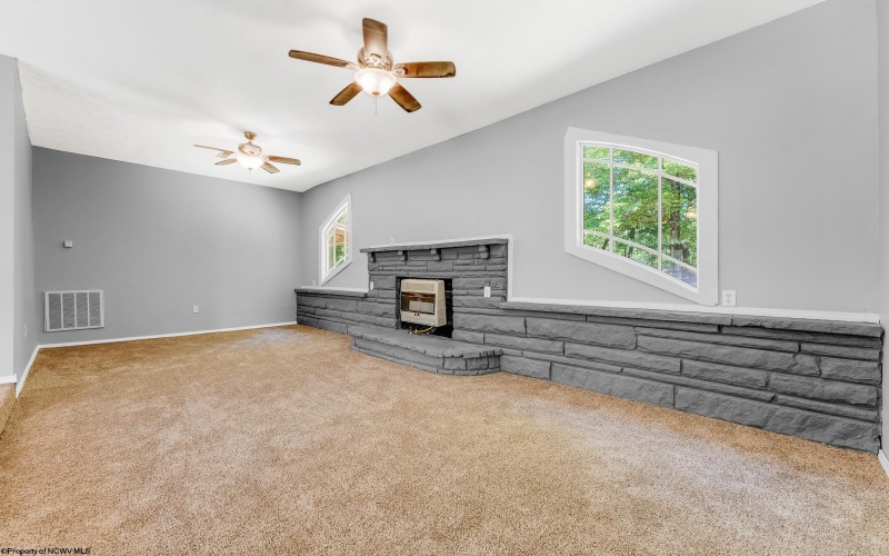 104/ 104 1/2 Mountainview Road, Morgantown, West Virginia 26508, 4 Bedroom Bedrooms, 8 Room Rooms,2 BathroomBathrooms,Single Family Detached,For Sale,Mountainview,0,10161582