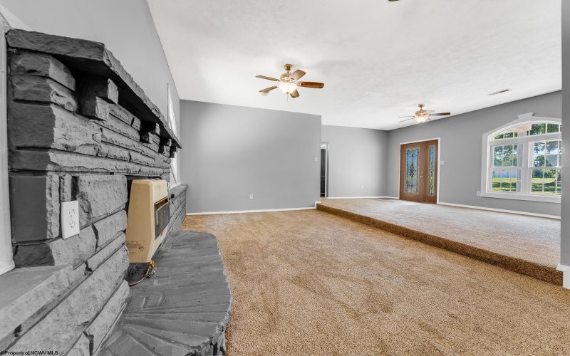 104/ 104 1/2 Mountainview Road, Morgantown, West Virginia 26508, 4 Bedroom Bedrooms, 8 Room Rooms,2 BathroomBathrooms,Single Family Detached,For Sale,Mountainview,0,10161582