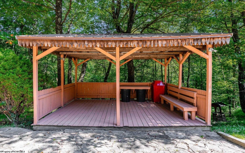 104/ 104 1/2 Mountainview Road, Morgantown, West Virginia 26508, 4 Bedroom Bedrooms, 8 Room Rooms,2 BathroomBathrooms,Single Family Detached,For Sale,Mountainview,0,10161582