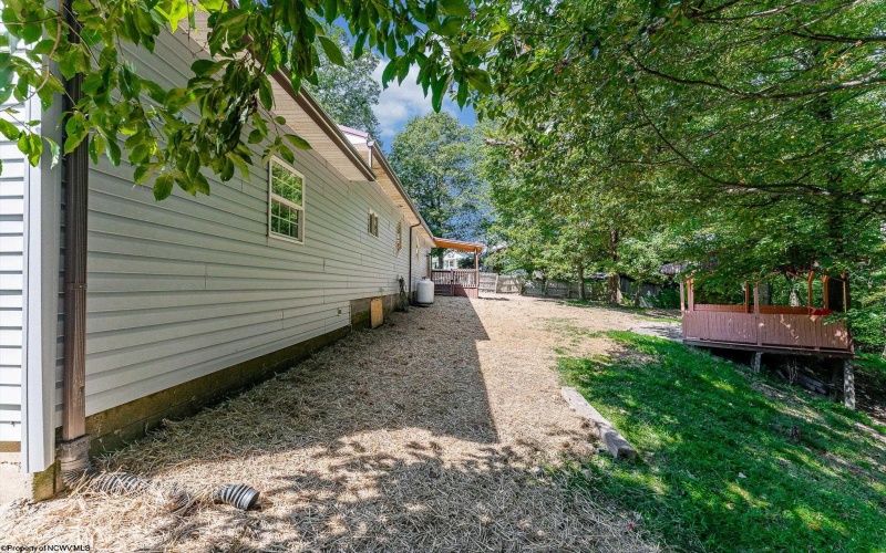 104/ 104 1/2 Mountainview Road, Morgantown, West Virginia 26508, 4 Bedroom Bedrooms, 8 Room Rooms,2 BathroomBathrooms,Single Family Detached,For Sale,Mountainview,0,10161582