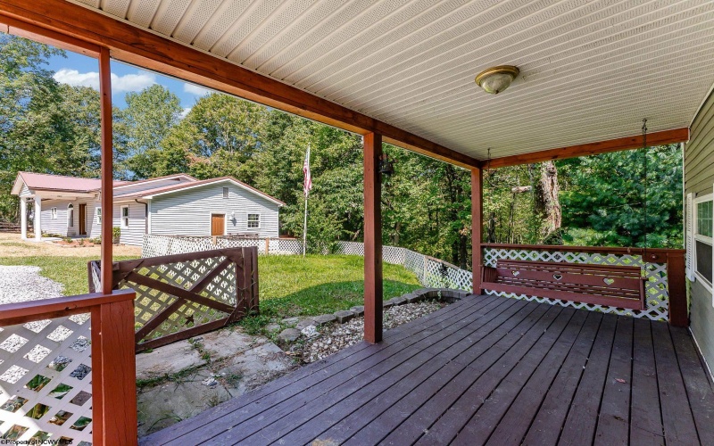 104/ 104 1/2 Mountainview Road, Morgantown, West Virginia 26508, 4 Bedroom Bedrooms, 8 Room Rooms,2 BathroomBathrooms,Single Family Detached,For Sale,Mountainview,0,10161582