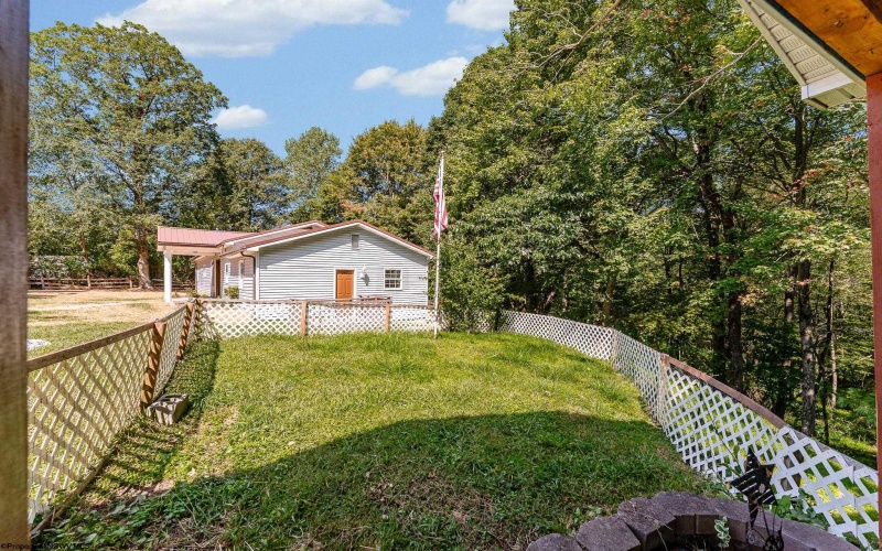 104/ 104 1/2 Mountainview Road, Morgantown, West Virginia 26508, 4 Bedroom Bedrooms, 8 Room Rooms,2 BathroomBathrooms,Single Family Detached,For Sale,Mountainview,0,10161582