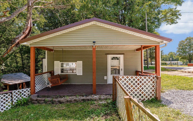 104/ 104 1/2 Mountainview Road, Morgantown, West Virginia 26508, 4 Bedroom Bedrooms, 8 Room Rooms,2 BathroomBathrooms,Single Family Detached,For Sale,Mountainview,0,10161582