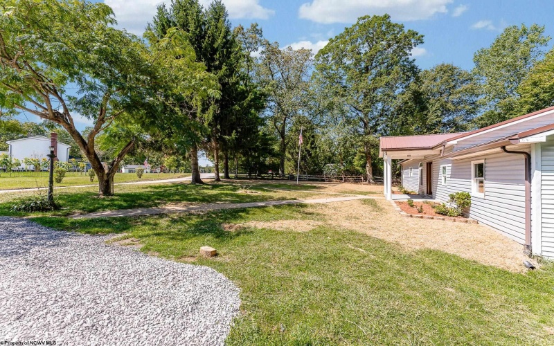 104/ 104 1/2 Mountainview Road, Morgantown, West Virginia 26508, 4 Bedroom Bedrooms, 8 Room Rooms,2 BathroomBathrooms,Single Family Detached,For Sale,Mountainview,0,10161582