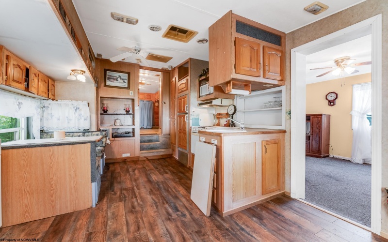 104/ 104 1/2 Mountainview Road, Morgantown, West Virginia 26508, 4 Bedroom Bedrooms, 8 Room Rooms,2 BathroomBathrooms,Single Family Detached,For Sale,Mountainview,0,10161582