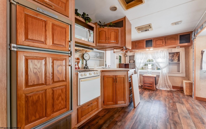 104/ 104 1/2 Mountainview Road, Morgantown, West Virginia 26508, 4 Bedroom Bedrooms, 8 Room Rooms,2 BathroomBathrooms,Single Family Detached,For Sale,Mountainview,0,10161582