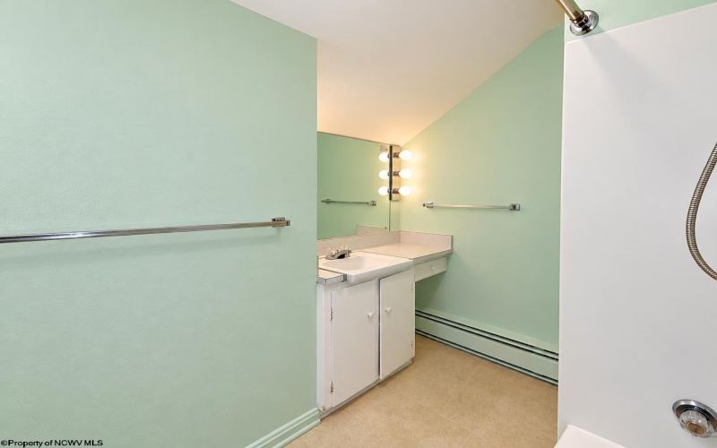3372 Collins Ferry Road, Morgantown, West Virginia 26505, 2 Bedroom Bedrooms, 5 Room Rooms,1 BathroomBathrooms,Residential Rentals,For Rent,Collins Ferry,0,10167439
