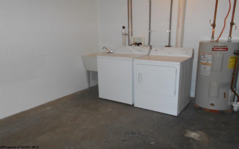 802 Carmell Court, Morgantown, West Virginia 26505, 3 Bedroom Bedrooms, 6 Room Rooms,3 BathroomBathrooms,Residential Rentals,For Rent,Carmell,0,10167456
