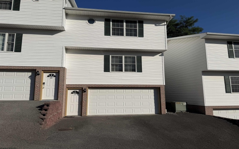 802 Carmell Court, Morgantown, West Virginia 26505, 3 Bedroom Bedrooms, 6 Room Rooms,3 BathroomBathrooms,Residential Rentals,For Rent,Carmell,0,10167456