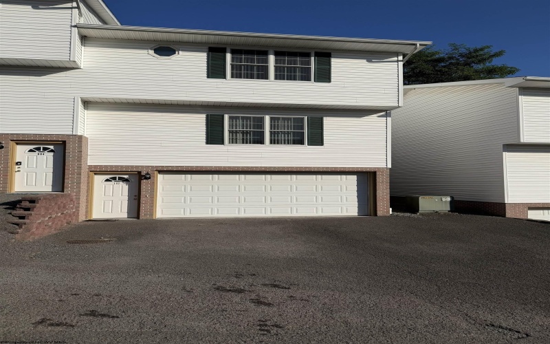 802 Carmell Court, Morgantown, West Virginia 26505, 3 Bedroom Bedrooms, 6 Room Rooms,3 BathroomBathrooms,Residential Rentals,For Rent,Carmell,0,10167456