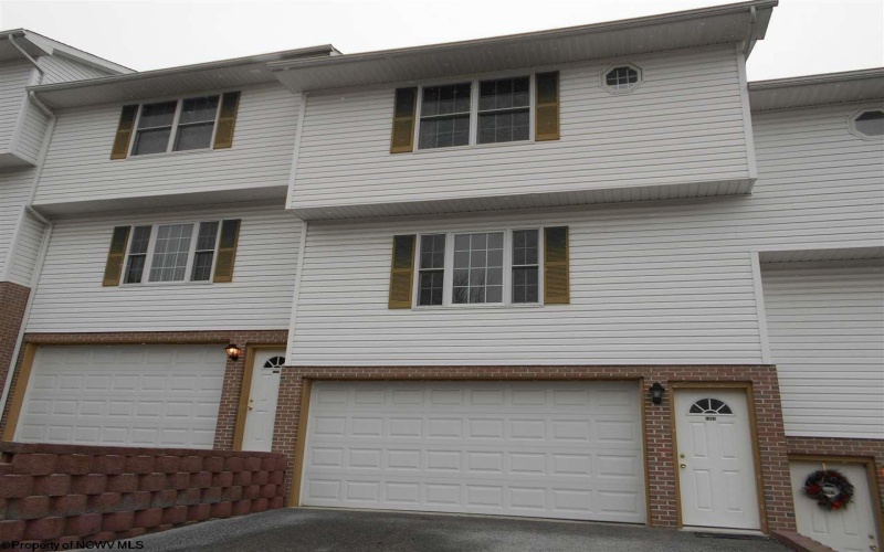 802 Carmell Court, Morgantown, West Virginia 26505, 3 Bedroom Bedrooms, 6 Room Rooms,3 BathroomBathrooms,Residential Rentals,For Rent,Carmell,0,10167456