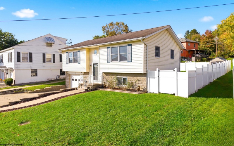 511 Astor Avenue, Morgantown, West Virginia 26501, 3 Bedroom Bedrooms, 5 Room Rooms,2 BathroomBathrooms,Single Family Detached,For Sale,Astor,0,10167445