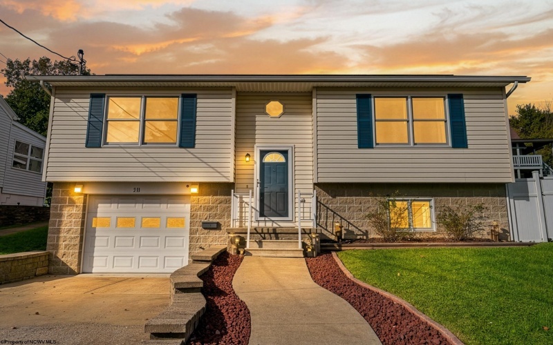 511 Astor Avenue, Morgantown, West Virginia 26501, 3 Bedroom Bedrooms, 5 Room Rooms,2 BathroomBathrooms,Single Family Detached,For Sale,Astor,0,10167445