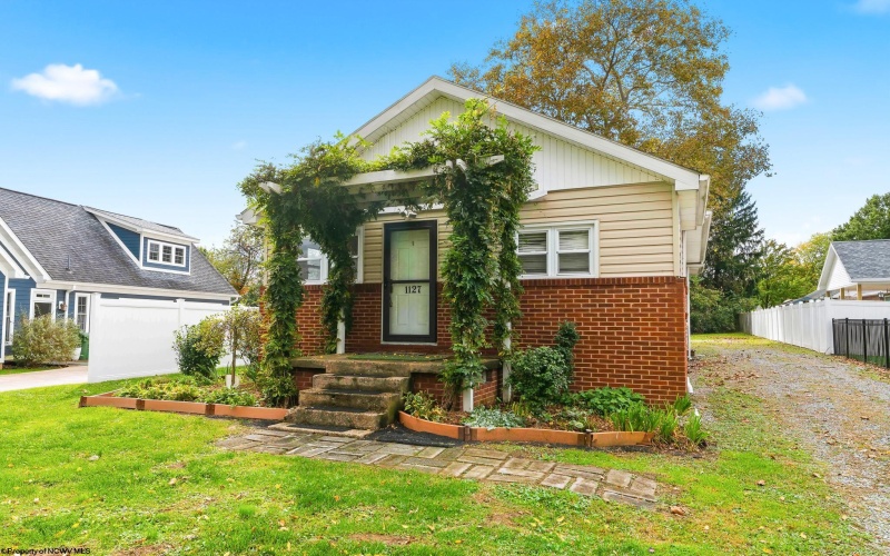 1127 Munsey Avenue, Morgantown, West Virginia 26505, 2 Bedroom Bedrooms, 5 Room Rooms,1 BathroomBathrooms,Single Family Detached,For Sale,Munsey,0,10167442 1127 Munsey Avenue, Morgantown, West Virginia 26505, 2 Bedroom Bedrooms, 5 Room Rooms,1 BathroomBathrooms,Single Family Detached,For Sale,Munsey,0,10167442