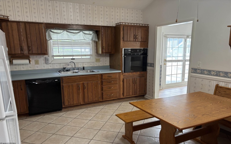 110 Jennifer Lane, Bridgeport, West Virginia 26330-1190, 3 Bedroom Bedrooms, 7 Room Rooms,2 BathroomBathrooms,Single Family Detached,For Sale,Jennifer,0,10167449