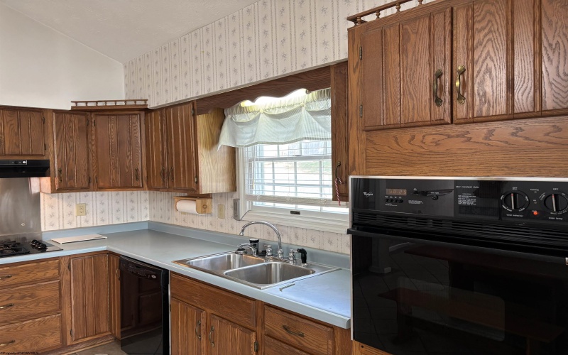 110 Jennifer Lane, Bridgeport, West Virginia 26330-1190, 3 Bedroom Bedrooms, 7 Room Rooms,2 BathroomBathrooms,Single Family Detached,For Sale,Jennifer,0,10167449