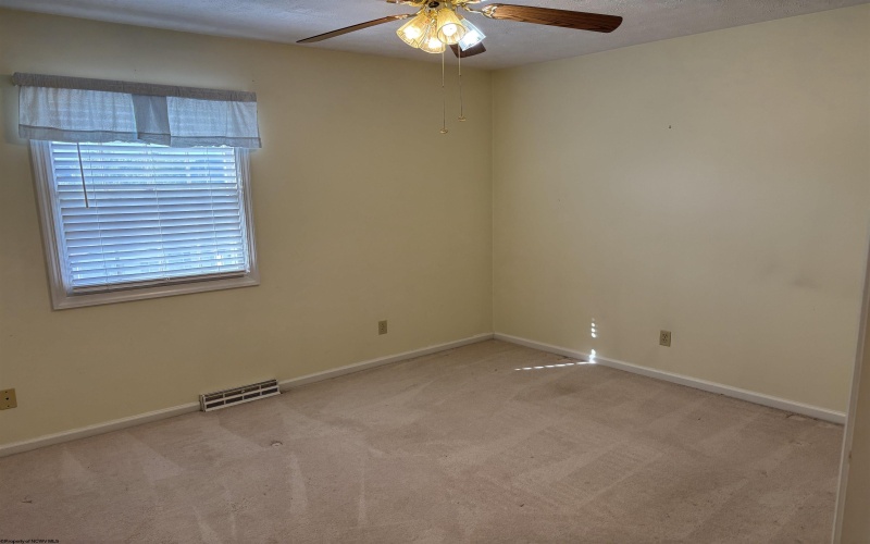 110 Jennifer Lane, Bridgeport, West Virginia 26330-1190, 3 Bedroom Bedrooms, 7 Room Rooms,2 BathroomBathrooms,Single Family Detached,For Sale,Jennifer,0,10167449