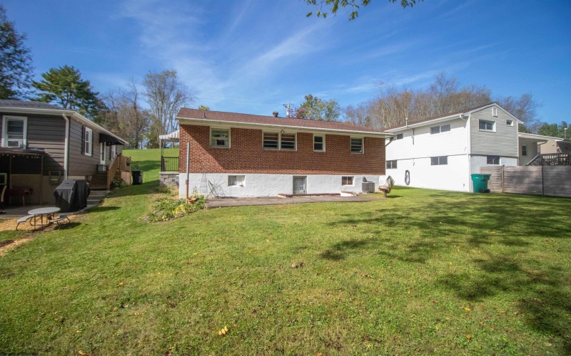 526 Stout Street, Bridgeport, West Virginia 26330, 3 Bedroom Bedrooms, 8 Room Rooms,1 BathroomBathrooms,Single Family Detached,For Sale,Stout,0,10167444