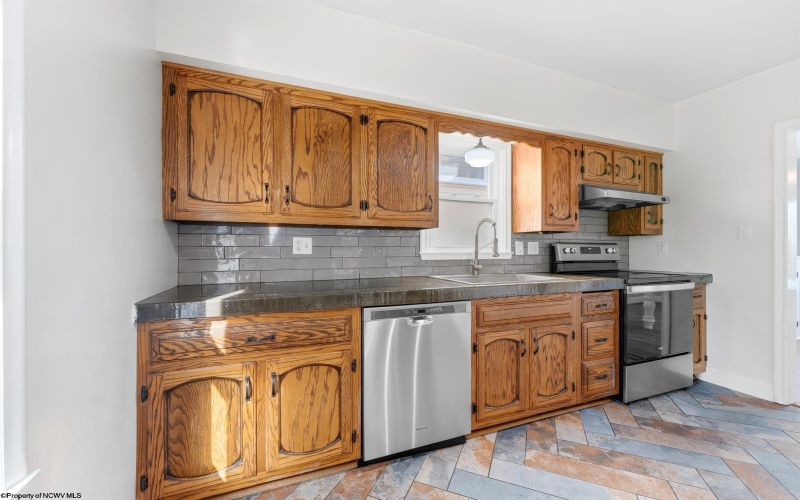 4 Outlook Road, Fairmont, West Virginia 26554, 3 Bedroom Bedrooms, 8 Room Rooms,1 BathroomBathrooms,Single Family Detached,For Sale,Outlook,0,10167448