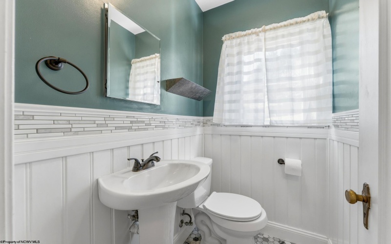4 Outlook Road, Fairmont, West Virginia 26554, 3 Bedroom Bedrooms, 8 Room Rooms,1 BathroomBathrooms,Single Family Detached,For Sale,Outlook,0,10167448