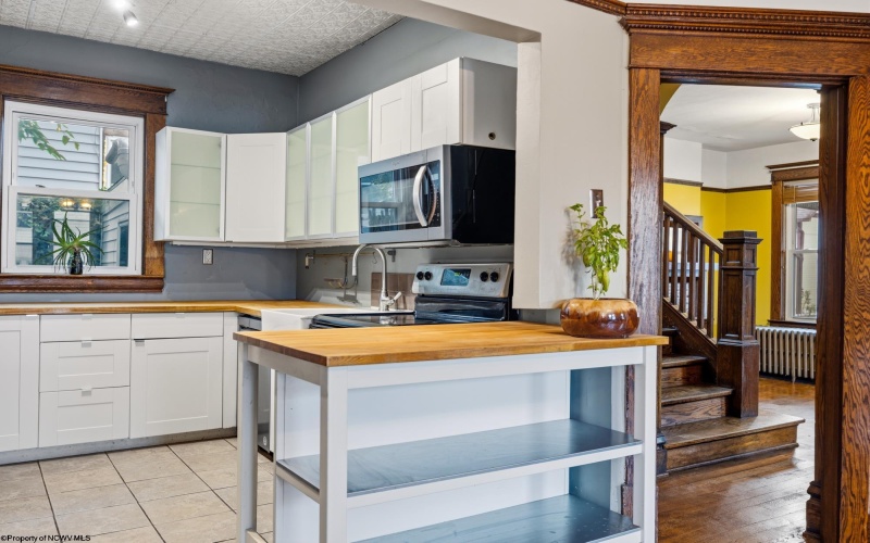 470 Cobun Avenue, Morgantown, West Virginia 26501, 4 Bedroom Bedrooms, 8 Room Rooms,3 BathroomBathrooms,Single Family Detached,For Sale,Cobun,0,10167452