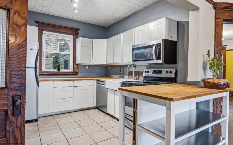 470 Cobun Avenue, Morgantown, West Virginia 26501, 4 Bedroom Bedrooms, 8 Room Rooms,3 BathroomBathrooms,Single Family Detached,For Sale,Cobun,0,10167452