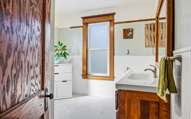 470 Cobun Avenue, Morgantown, West Virginia 26501, 4 Bedroom Bedrooms, 8 Room Rooms,3 BathroomBathrooms,Single Family Detached,For Sale,Cobun,0,10167452