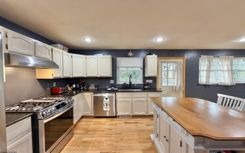 603 Hickory Lane, Bridgeport, West Virginia 26330, 3 Bedroom Bedrooms, 6 Room Rooms,2 BathroomBathrooms,Single Family Detached,For Sale,Hickory,0,10167453 603 Hickory Lane, Bridgeport, West Virginia 26330, 3 Bedroom Bedrooms, 6 Room Rooms,2 BathroomBathrooms,Single Family Detached,For Sale,Hickory,0,10167453