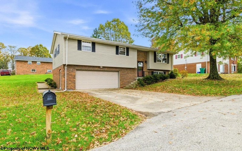 603 Hickory Lane, Bridgeport, West Virginia 26330, 3 Bedroom Bedrooms, 6 Room Rooms,2 BathroomBathrooms,Single Family Detached,For Sale,Hickory,0,10167453 603 Hickory Lane, Bridgeport, West Virginia 26330, 3 Bedroom Bedrooms, 6 Room Rooms,2 BathroomBathrooms,Single Family Detached,For Sale,Hickory,0,10167453