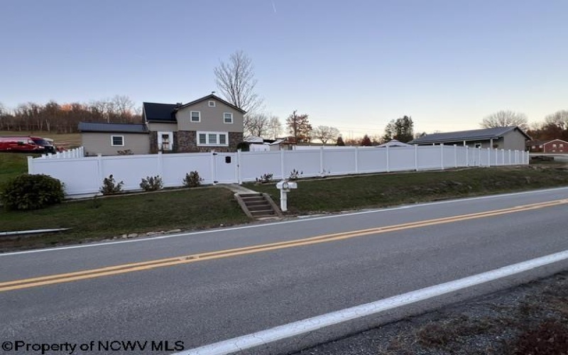 53 Tall Timber Lane, Clarksburg, West Virginia 26301-5747, 3 Bedroom Bedrooms, 8 Room Rooms,2 BathroomBathrooms,Single Family Detached,For Sale,Tall Timber,0,10167460
