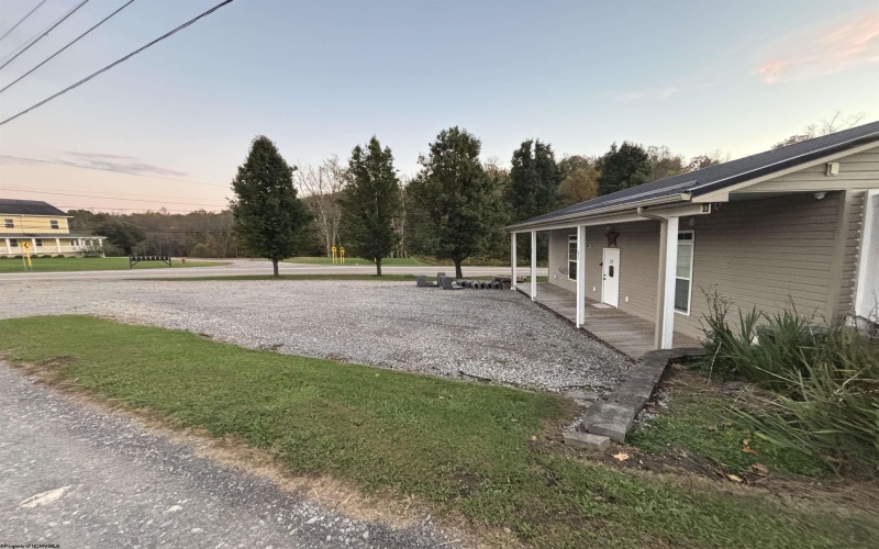 53 Tall Timber Lane, Clarksburg, West Virginia 26301-5747, 3 Bedroom Bedrooms, 8 Room Rooms,2 BathroomBathrooms,Single Family Detached,For Sale,Tall Timber,0,10167460