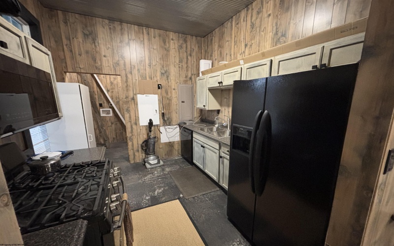 53 Tall Timber Lane, Clarksburg, West Virginia 26301-5747, 3 Bedroom Bedrooms, 8 Room Rooms,2 BathroomBathrooms,Single Family Detached,For Sale,Tall Timber,0,10167460