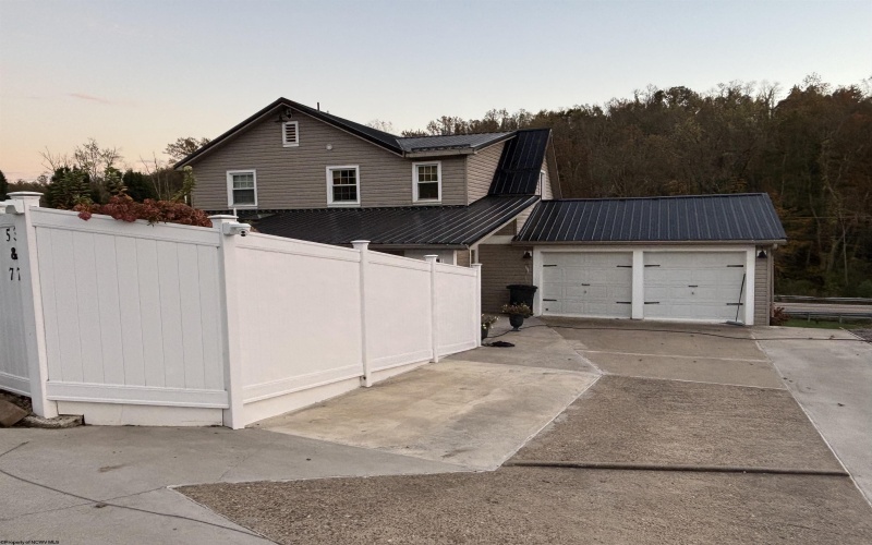 53 Tall Timber Lane, Clarksburg, West Virginia 26301-5747, 3 Bedroom Bedrooms, 8 Room Rooms,2 BathroomBathrooms,Single Family Detached,For Sale,Tall Timber,0,10167460