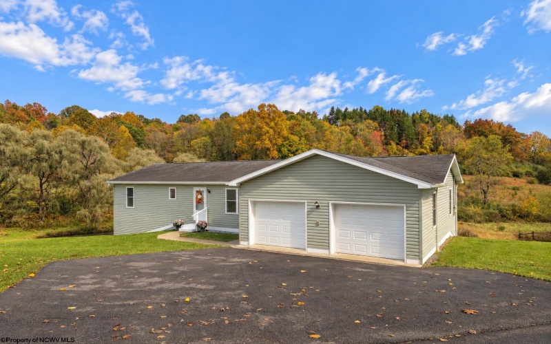 706 Middleville Road, Bridgeport, West Virginia 26330-0000, 2 Bedroom Bedrooms, 5 Room Rooms,1 BathroomBathrooms,Single Family Detached,For Sale,Middleville,0,10167463
