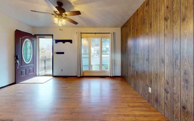 514 Hayhurst Street, Rivesville, West Virginia 26588, 3 Bedroom Bedrooms, 9 Room Rooms,1 BathroomBathrooms,Single Family Detached,For Sale,Hayhurst,0,10167468