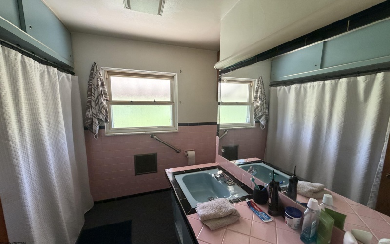 106 Cordelia Avenue, Fairmont, West Virginia 26554, 3 Bedroom Bedrooms, 10 Room Rooms,2 BathroomBathrooms,Single Family Detached,For Sale,Cordelia,0,10166411