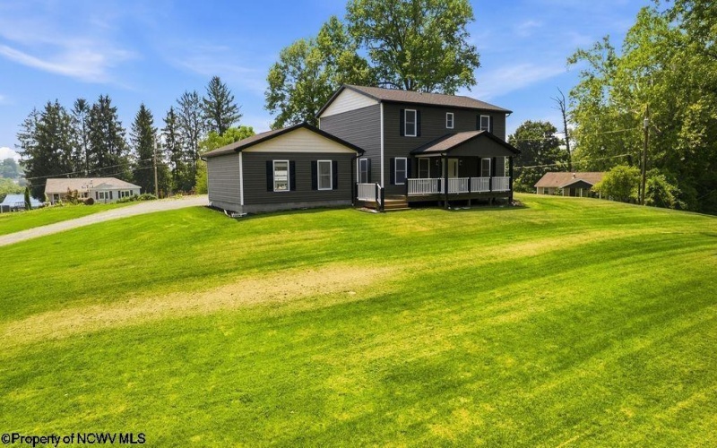 800 Country Club Road, Fairmont, West Virginia 26554, 5 Bedroom Bedrooms, 8 Room Rooms,3 BathroomBathrooms,Residential Rentals,For Rent,Country Club,0,10167474