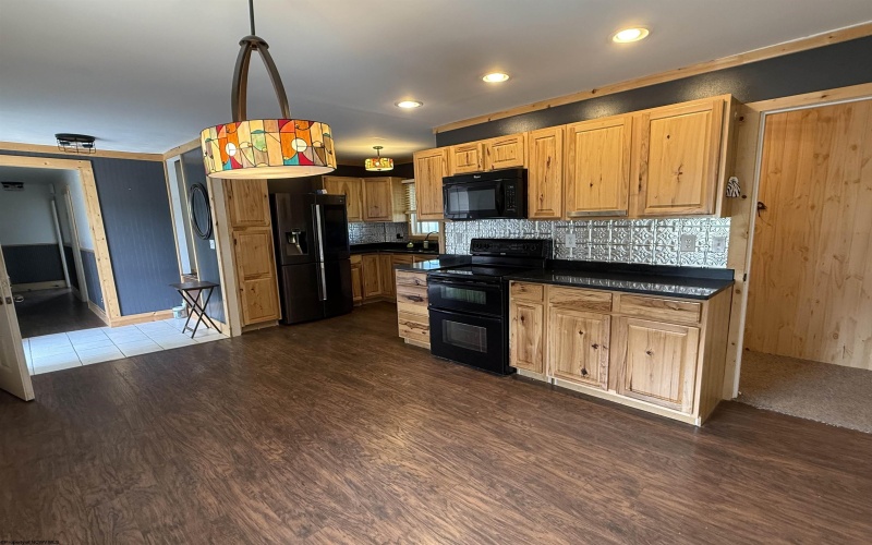 43 Gwendolyn Drive, Elkins, West Virginia 26241, 3 Bedroom Bedrooms, 11 Room Rooms,3 BathroomBathrooms,Single Family Detached,For Sale,Gwendolyn,0,10167349