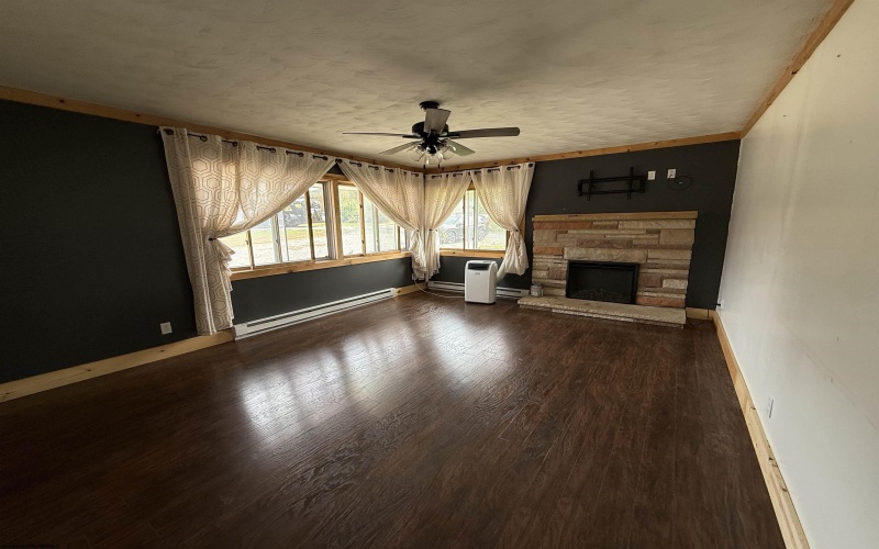 43 Gwendolyn Drive, Elkins, West Virginia 26241, 3 Bedroom Bedrooms, 11 Room Rooms,3 BathroomBathrooms,Single Family Detached,For Sale,Gwendolyn,0,10167349