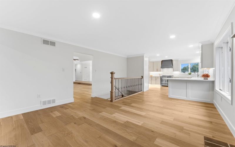 365 Saratoga Drive, Uniontown, Pennsylvania 15401, 4 Bedroom Bedrooms, 7 Room Rooms,2 BathroomBathrooms,Single Family Detached,For Sale,Saratoga,0,10167472