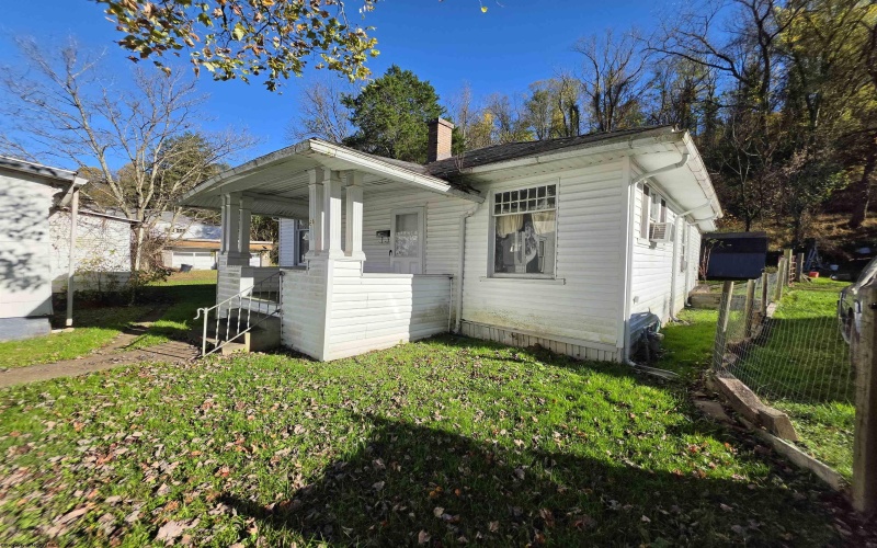 66 Carolina Avenue, Salem, West Virginia 26426, 2 Bedroom Bedrooms, 6 Room Rooms,1 BathroomBathrooms,Single Family Detached,For Sale,Carolina,0,10167471