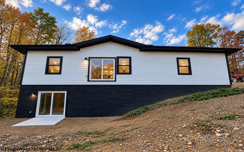 202 King Drive, Kingwood, West Virginia 26537, 3 Bedroom Bedrooms, 8 Room Rooms,2 BathroomBathrooms,Single Family Detached,For Sale,King,0,10167483